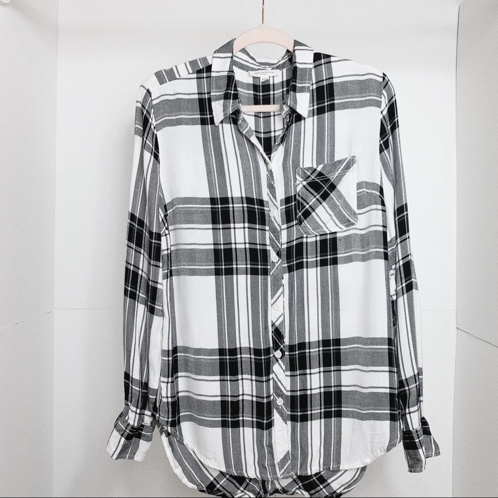 beachlunchlounge | plaid button down shirt size S